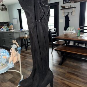Elegant Black Over-the-Knee Boots